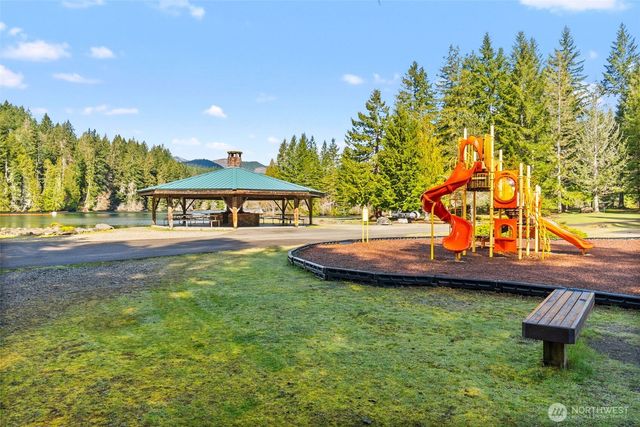 132 N Kokanee Cove Way, Hoodsport, WA 98548