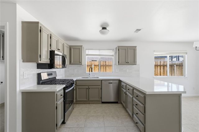 8400 Winlock, Bakersfield, CA 93312
