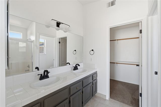8400 Winlock, Bakersfield, CA 93312