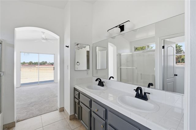8400 Winlock, Bakersfield, CA 93312