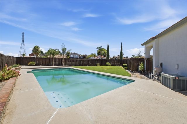 8400 Winlock, Bakersfield, CA 93312