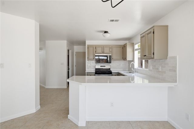 8400 Winlock, Bakersfield, CA 93312