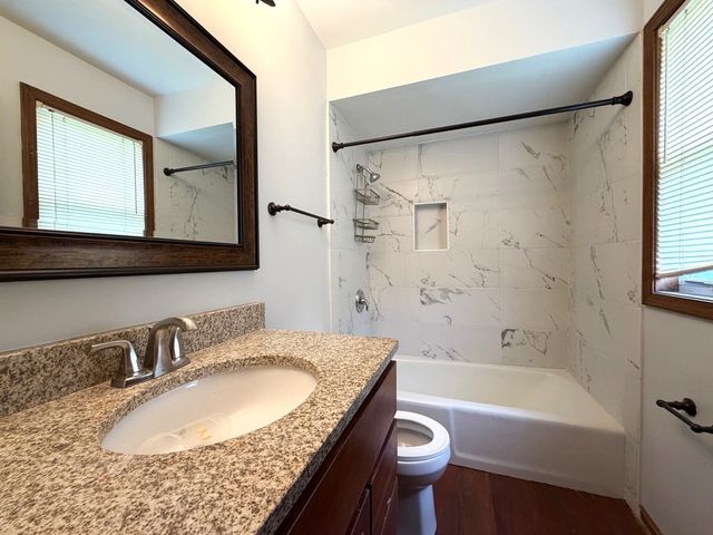 1724 Hall Place, Downers Grove, IL 60516