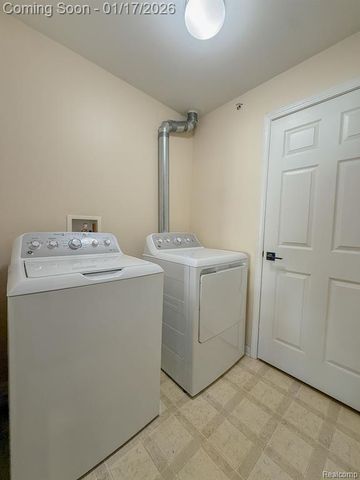 1211 Addington Drive 7, Commerce Twp, MI 48390