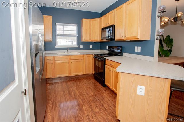 1211 Addington Drive 7, Commerce Twp, MI 48390