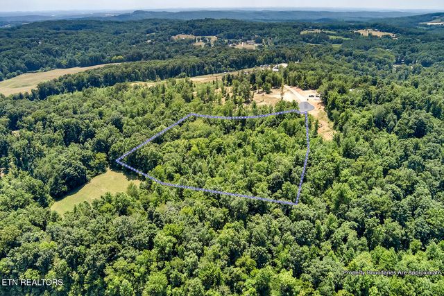 135 Canter Way, Lenoir City, TN 37771