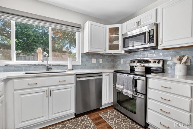 375 Novara Drive, Ballwin, MO 63021