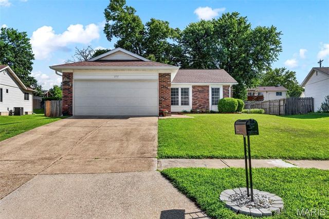 375 Novara Drive, Ballwin, MO 63021