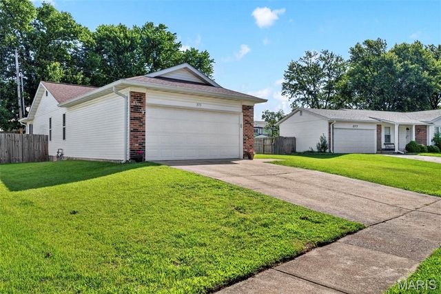 375 Novara Drive, Ballwin, MO 63021