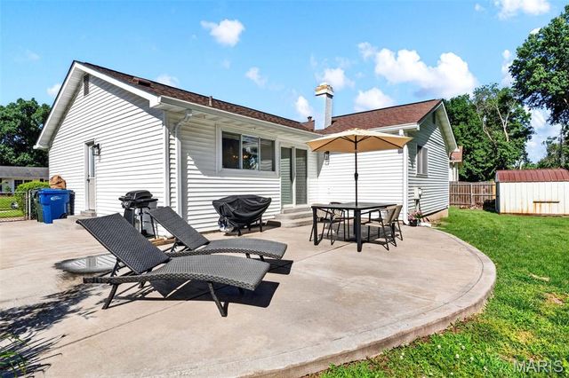 375 Novara Drive, Ballwin, MO 63021