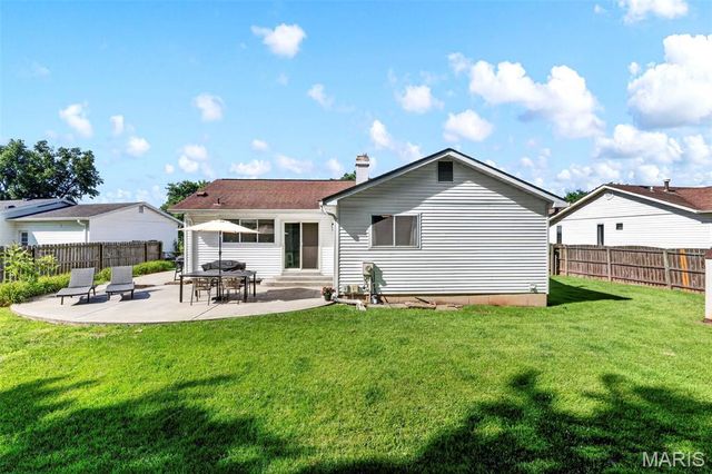 375 Novara Drive, Ballwin, MO 63021