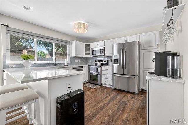 375 Novara Drive, Ballwin, MO 63021