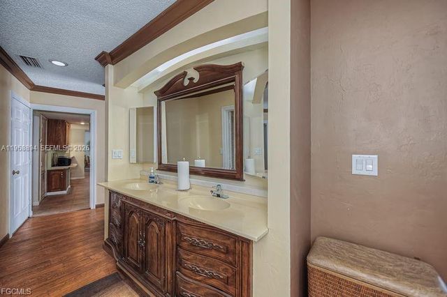 1209 County Rd 78, La Belle, FL 33935