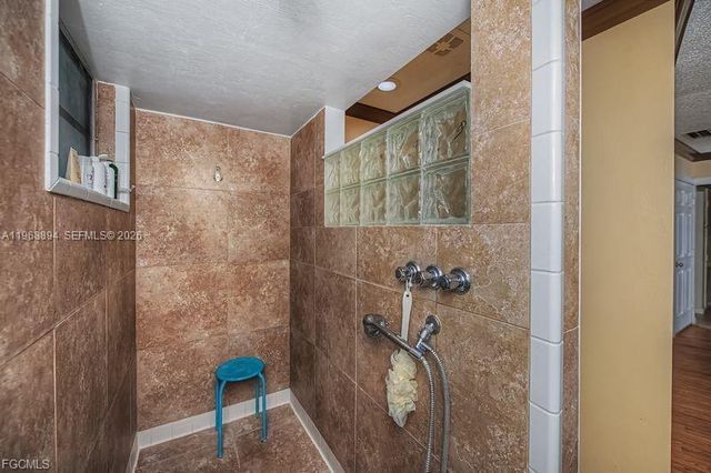 1209 County Rd 78, La Belle, FL 33935