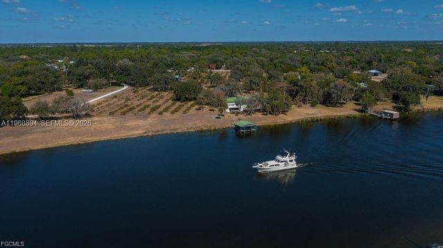 1209 County Rd 78, La Belle, FL 33935