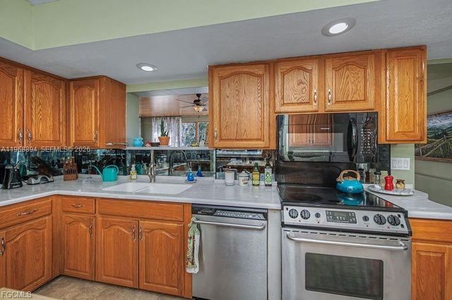 1209 County Rd 78, La Belle, FL 33935