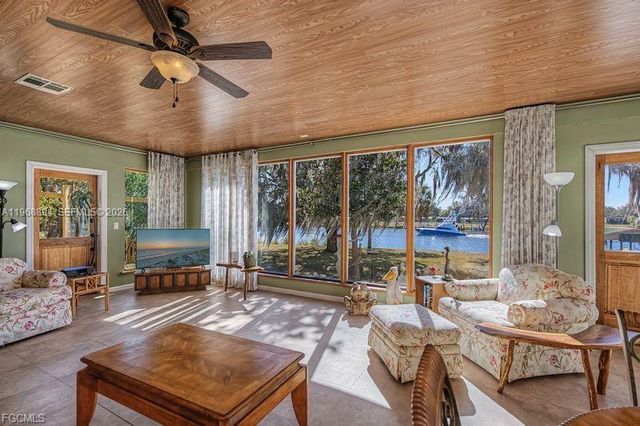 1209 County Rd 78, La Belle, FL 33935