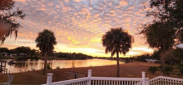 1209 County Rd 78, La Belle, FL 33935