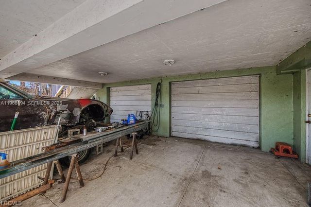 1209 County Rd 78, La Belle, FL 33935