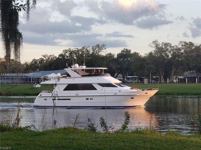 1209 County Rd 78, La Belle, FL 33935