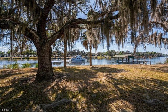 1209 County Rd 78, La Belle, FL 33935