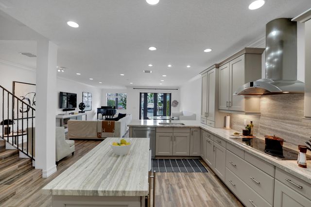 105 ISLE OF VENICE Drive 105, Fort Lauderdale, FL 33301