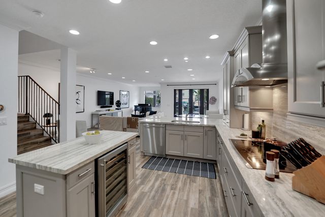 105 ISLE OF VENICE Drive 105, Fort Lauderdale, FL 33301