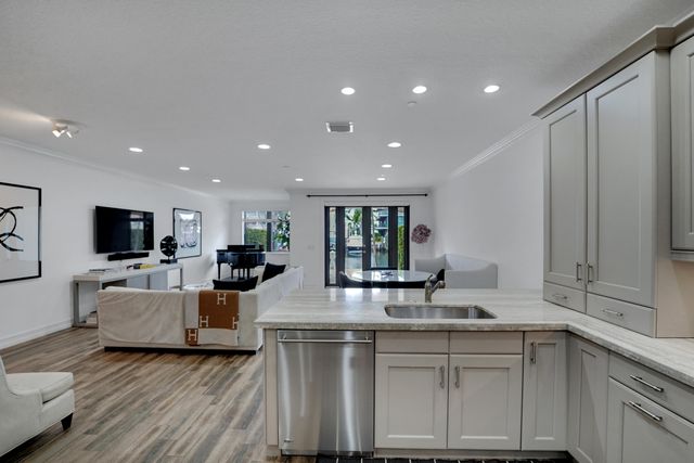 105 ISLE OF VENICE Drive 105, Fort Lauderdale, FL 33301