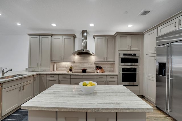 105 ISLE OF VENICE Drive 105, Fort Lauderdale, FL 33301