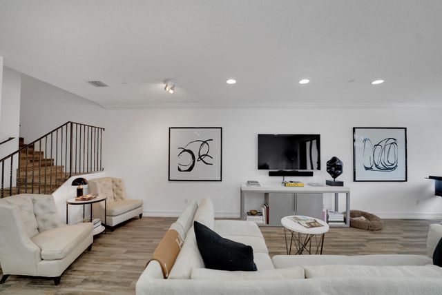 105 ISLE OF VENICE Drive 105, Fort Lauderdale, FL 33301