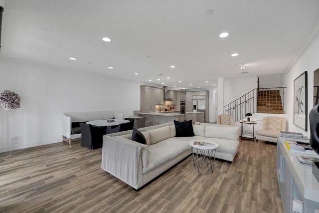105 ISLE OF VENICE Drive 105, Fort Lauderdale, FL 33301
