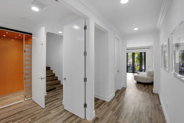 105 ISLE OF VENICE Drive 105, Fort Lauderdale, FL 33301