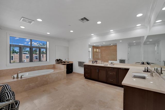 105 ISLE OF VENICE Drive 105, Fort Lauderdale, FL 33301