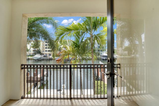 105 ISLE OF VENICE Drive 105, Fort Lauderdale, FL 33301
