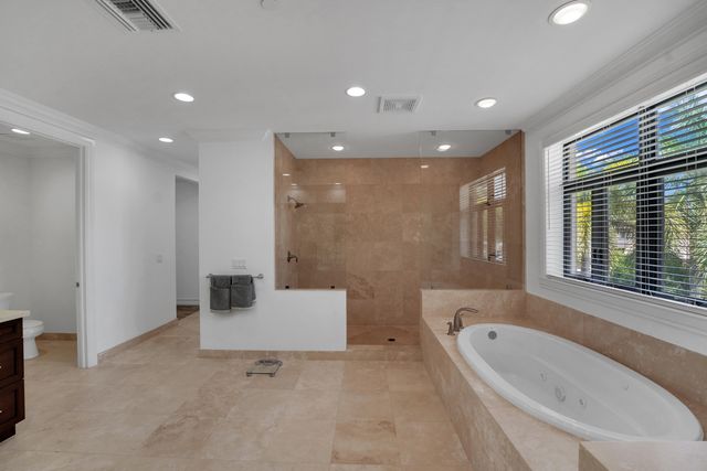105 ISLE OF VENICE Drive 105, Fort Lauderdale, FL 33301