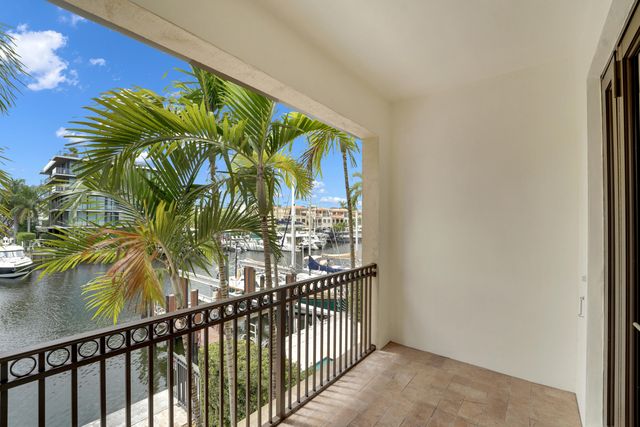 105 ISLE OF VENICE Drive 105, Fort Lauderdale, FL 33301