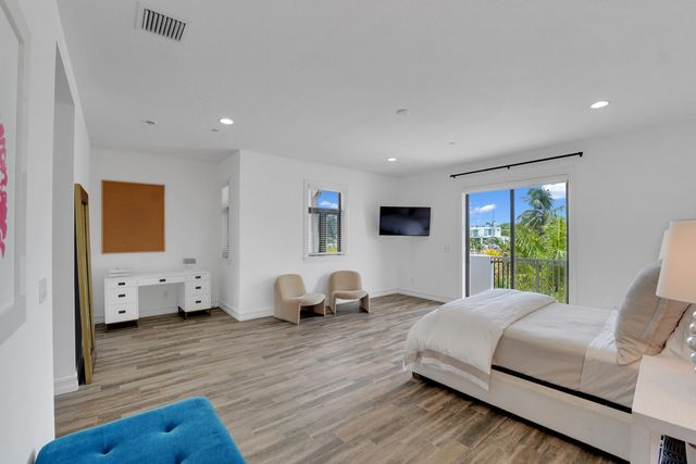 105 ISLE OF VENICE Drive 105, Fort Lauderdale, FL 33301