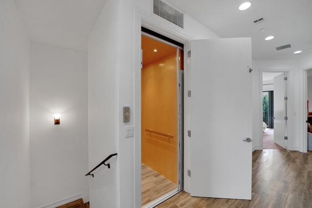 105 ISLE OF VENICE Drive 105, Fort Lauderdale, FL 33301