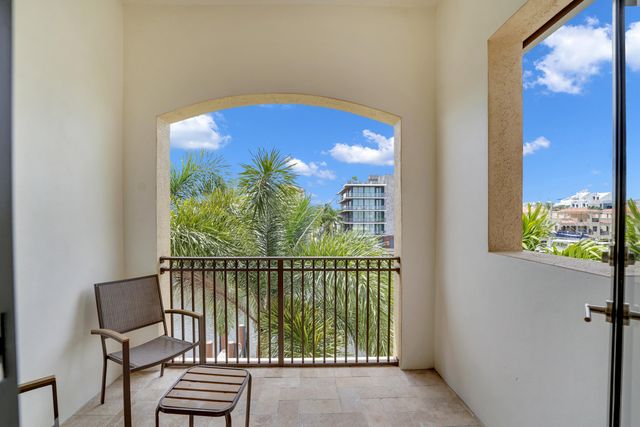 105 ISLE OF VENICE Drive 105, Fort Lauderdale, FL 33301