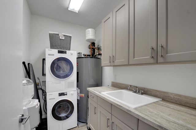 105 ISLE OF VENICE Drive 105, Fort Lauderdale, FL 33301