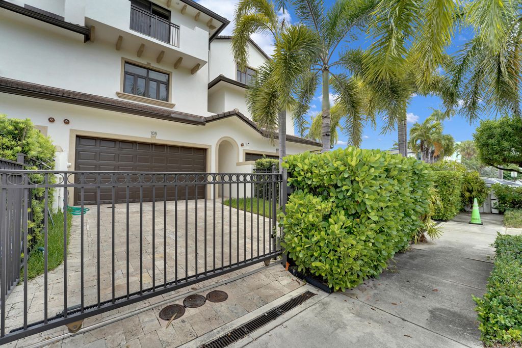 105 ISLE OF VENICE Drive 105, Fort Lauderdale, FL 33301