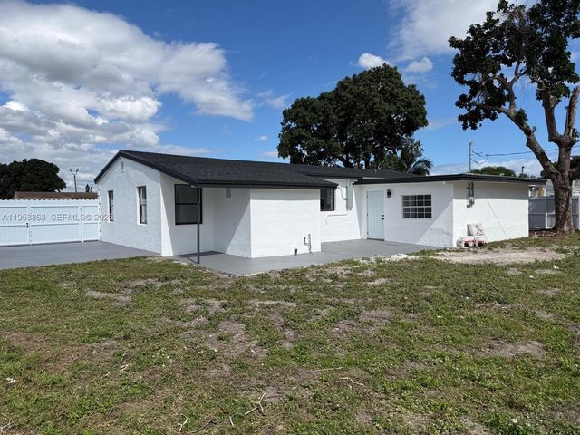 2860 NW 164th Ter, Miami Gardens, FL 33054