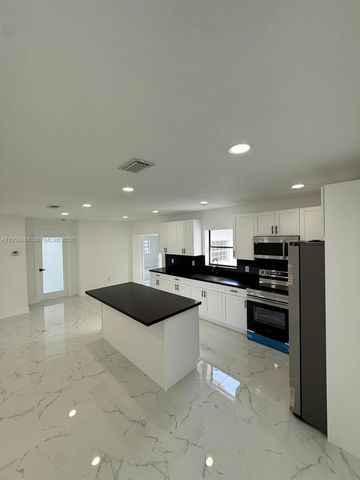 2860 NW 164th Ter, Miami Gardens, FL 33054