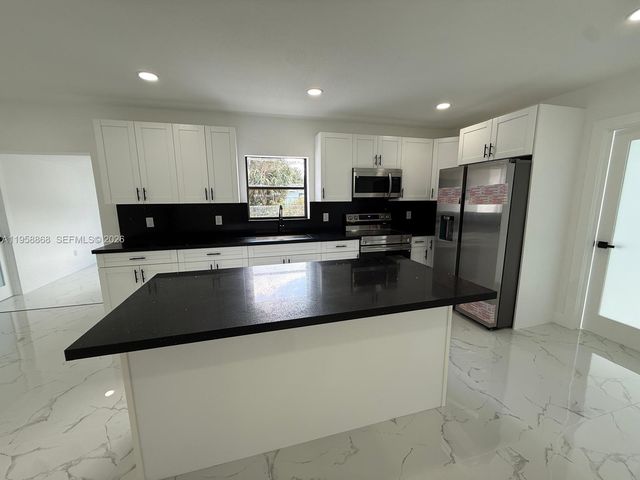 2860 NW 164th Ter, Miami Gardens, FL 33054