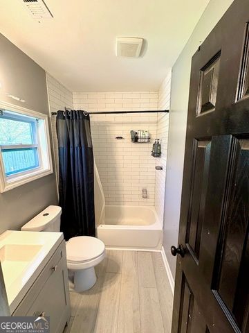 1086 Barton Street NW, Conyers, GA 30012