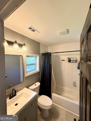 1086 Barton Street NW, Conyers, GA 30012