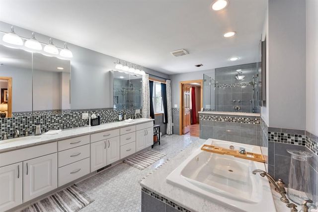 524 Wauregan Road, Brooklyn, CT 06234