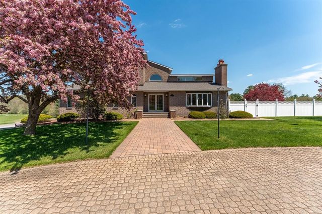 524 Wauregan Road, Brooklyn, CT 06234