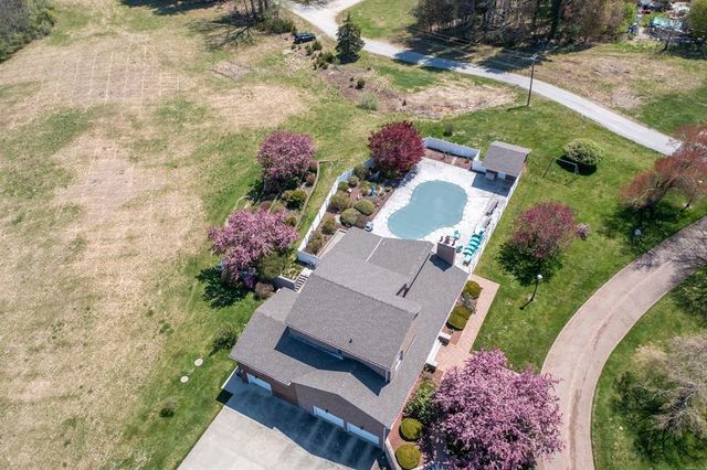 524 Wauregan Road, Brooklyn, CT 06234
