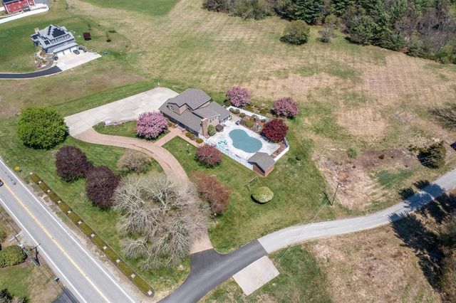 524 Wauregan Road, Brooklyn, CT 06234